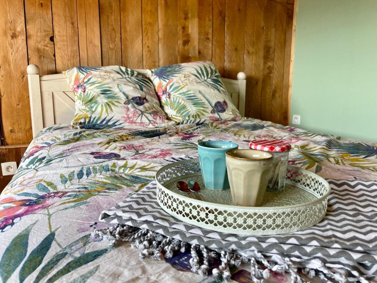 Jolie Cabane Avec Jacuzzi Pour Les Amoureux De La Nature Tullins Zewnętrze zdjęcie